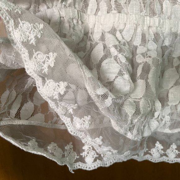 4/$20 | Streetwear Society Sheer Lace Top with Batwing Sleeves and Leaf Pattern - Picture 4 of 5